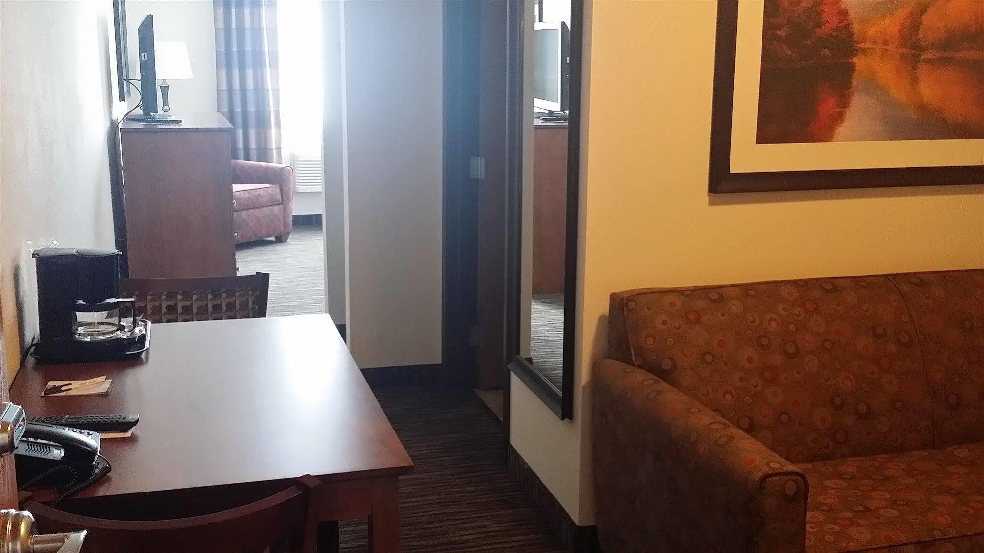 American Inn & Suites Parkers Prairie 외부 사진